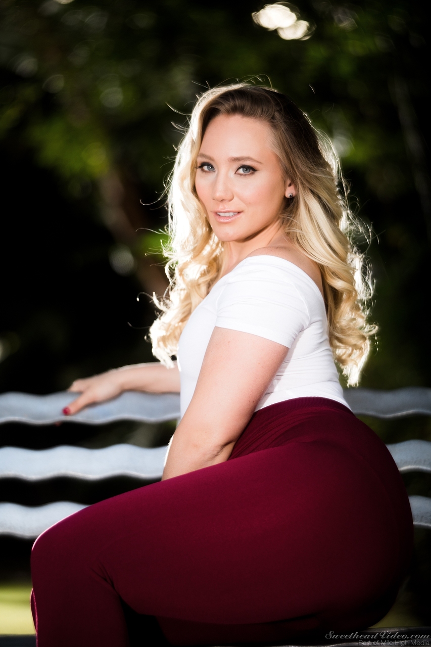 Small Tittied Pornstar Aj Applegate Is A Possessor Of Wide Hips And Massive Ass