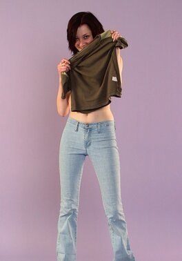 Delectable skinny love take black T-shirt and white bra off continuing with jeans