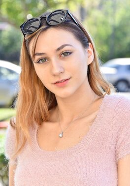 Smokin' hot love started laying body open outdoors and finished inside