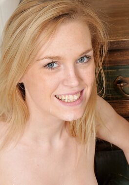 Heavy girl squats in front of a man and gives him a blowjob till facial