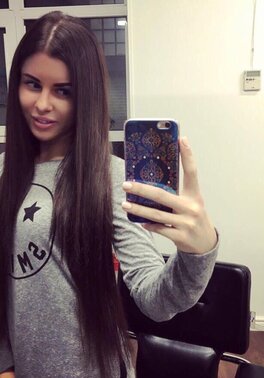 Russian girl Cassie Fire enjoys self-contemplation and self-donation via pics