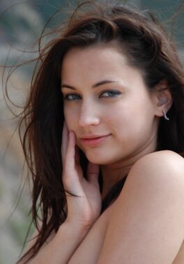 Whore with makeup on removes yellow bikini and shows off tiny boobs on the beach