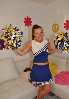 Teen cheerleader with nice cherry gets tired of dancing and goes masturbating