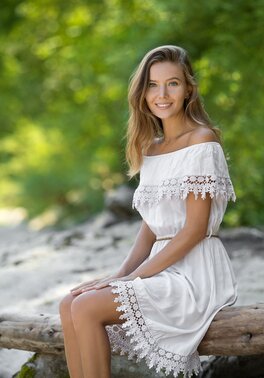 Some girls are wild mess, but Princess Clover is so tidy