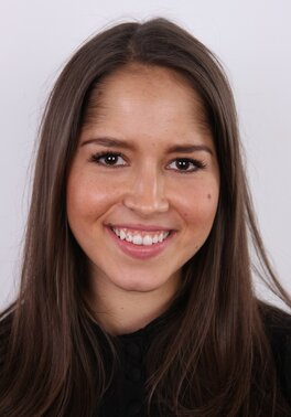 FINALLY a hot enough brunette to get you almost right off