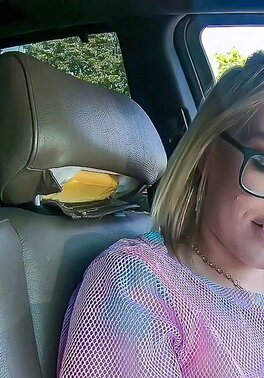 Katie Kush enjoys Zac Wild's big dick while doing splits