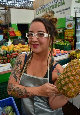 Cute glasses girl refuses to take them off before sucking