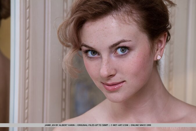 Morning potion turns young woman on and she shakes off towel staying naked