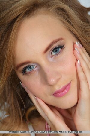 Chick has a chance to be a pornstar and she starts with soft striptease