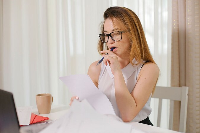 College girl turns from nerdy bookworm into hot lady stripping to the stockings