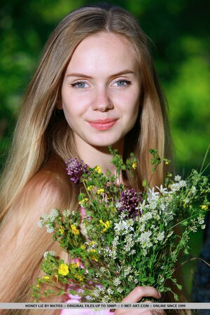 Babe in spring dress with straight hair can get naked and nothing more