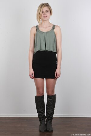 Model volunteered to show off everything she hid under clothes for free