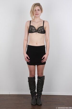 Model volunteered to show off everything she hid under clothes for free