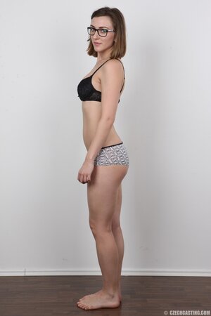 Chick with glasses looks so smart and sexy wearing no clothes at all