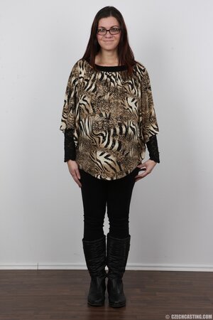 Pregnant temptress with hairy pussy doesn't know how to keep belly under outfit