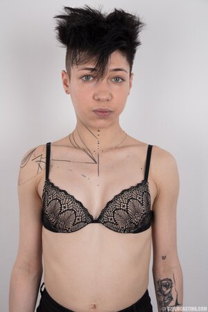 Hungarian diva Yulia Bright looks like a boy with her new haircut and flat body