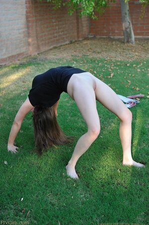 Love is so hot doing morning exercises that takes tight pants down baring snatch