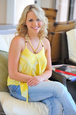 Love chooses top and jean shorts to go ot and flash her boobs and snatch