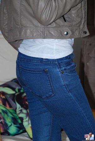 Teen lover has good time with old guy who makes it so decently with busty chick