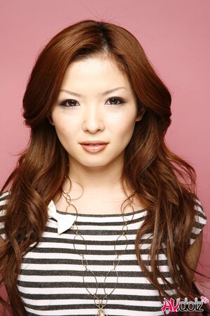 Boy invited Japanese whore to photo studio for some pics with no nakedness