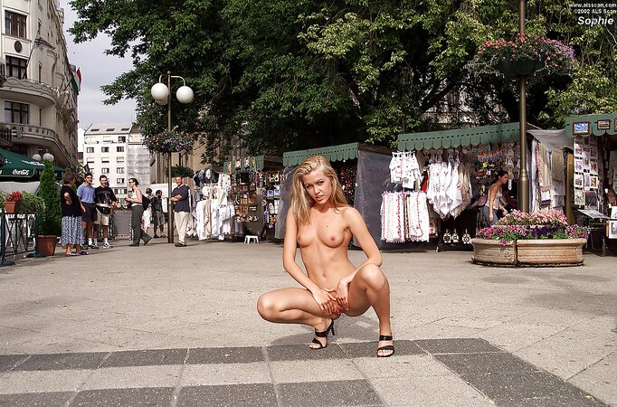 Horny teen goes out in the nude to demonstrate her thoughtlessness and body