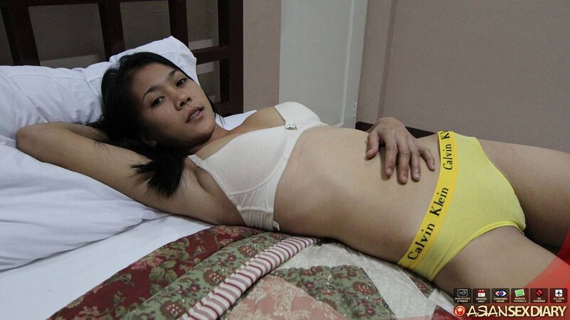 Titillating chick from Thailand doesn't know how to react when stepbro drills her