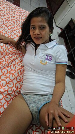 Teen Philippine slut spreads legs to get unprotected creampie by a white guy