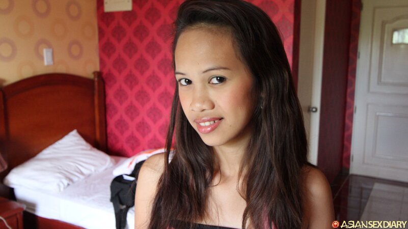 Barely legal 18 years old Thai girl gets facialized after blowjob in pov
