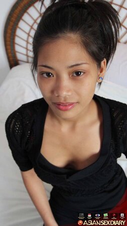 Naked Thai gal permits guy to touch her boobs and in return grabs hard boner