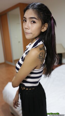 Buddy finds exotic and fragile babe Game who agrees to pose naked for him