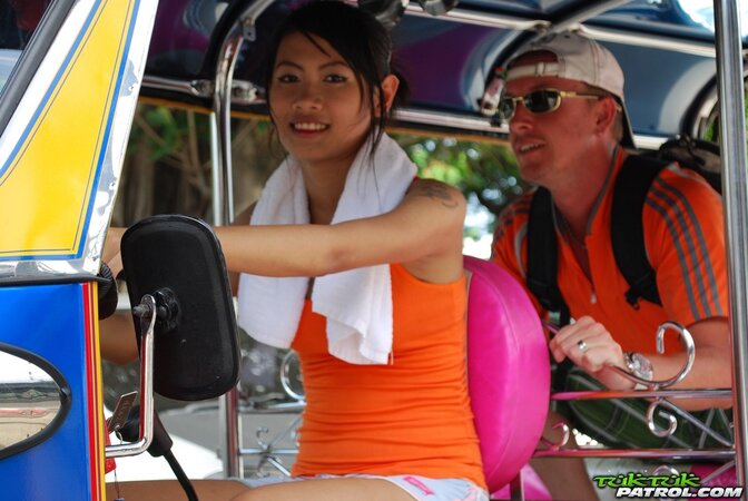 Driver of rickshaw finds exotic teen Yok who agrees to pose naked for him