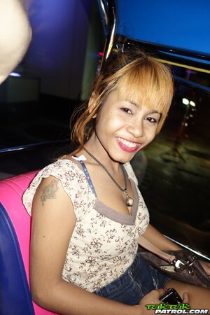 Ride on rickshaw makes exotic babe in mood to pose for guy dressed in lingerie