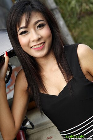 Pornographer sees a beautiful Thai girl and offers her to pose naked