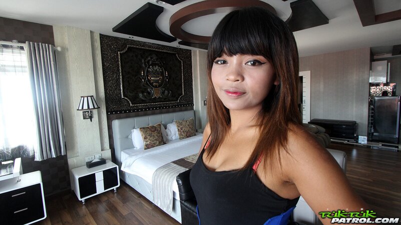 Eastern love with spicy eyes has appetizing charms that she exposes