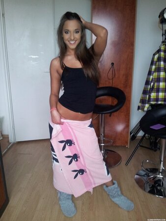 Attractive Hungarian pornstar shows an unknown side of her everyday life