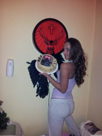 Attractive Hungarian pornstar shows an unknown side of her everyday life