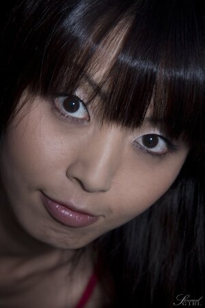 Woman takes off clothes proving that Japanese females have gorgeous bodies