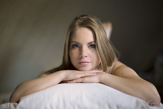 Captivating Russian girl is excited so she calls a fuck buddy to come