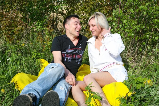 Boy gives wild flower to slut like a hint at getting it on in the fresh air
