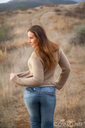 Attractive MILF Vassanta has nothing against showing her hairy cunt in the field
