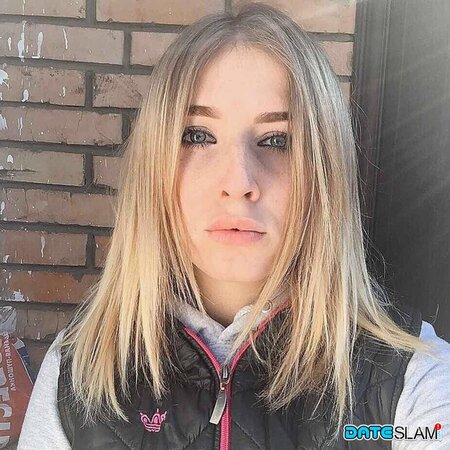 Young Ukrainian woman doesn't hesitate to take pics even with sperm on naked tits