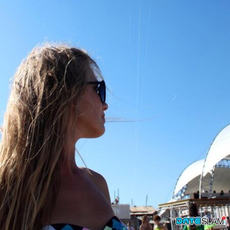Young Ukrainian woman doesn't hesitate to take pics even with sperm on naked tits