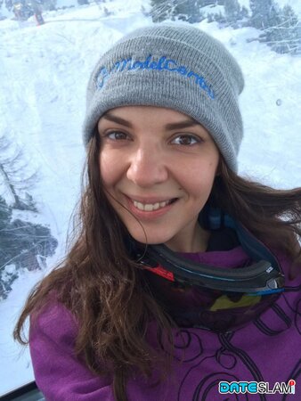 Russian MILF takes selfies to show off small tits among decent photos