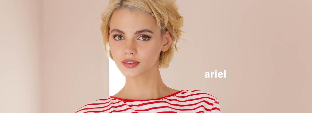 Good-looking hottie with short hair exposes her sexy body and cunt in a closeup