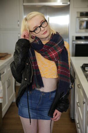 LaSirena gets her pussy licked while bating and she is a QUEEN