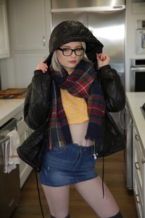 LaSirena gets her pussy licked while bating and she is a QUEEN