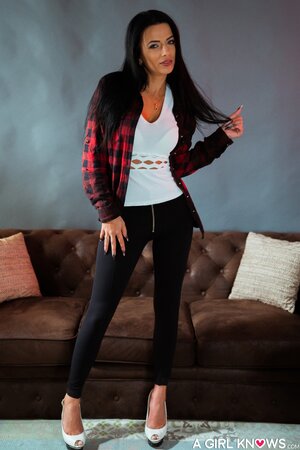 Stunning lezzies are all about fingering and true orgasms