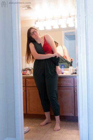 Jacklyn the BBW is changing clothes and looking good as well