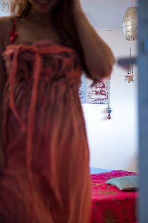 Brilliant solo teasing experience from a very curvy brunette