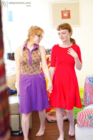 Elisa and Hania show why they are a couple and why they wanna cum